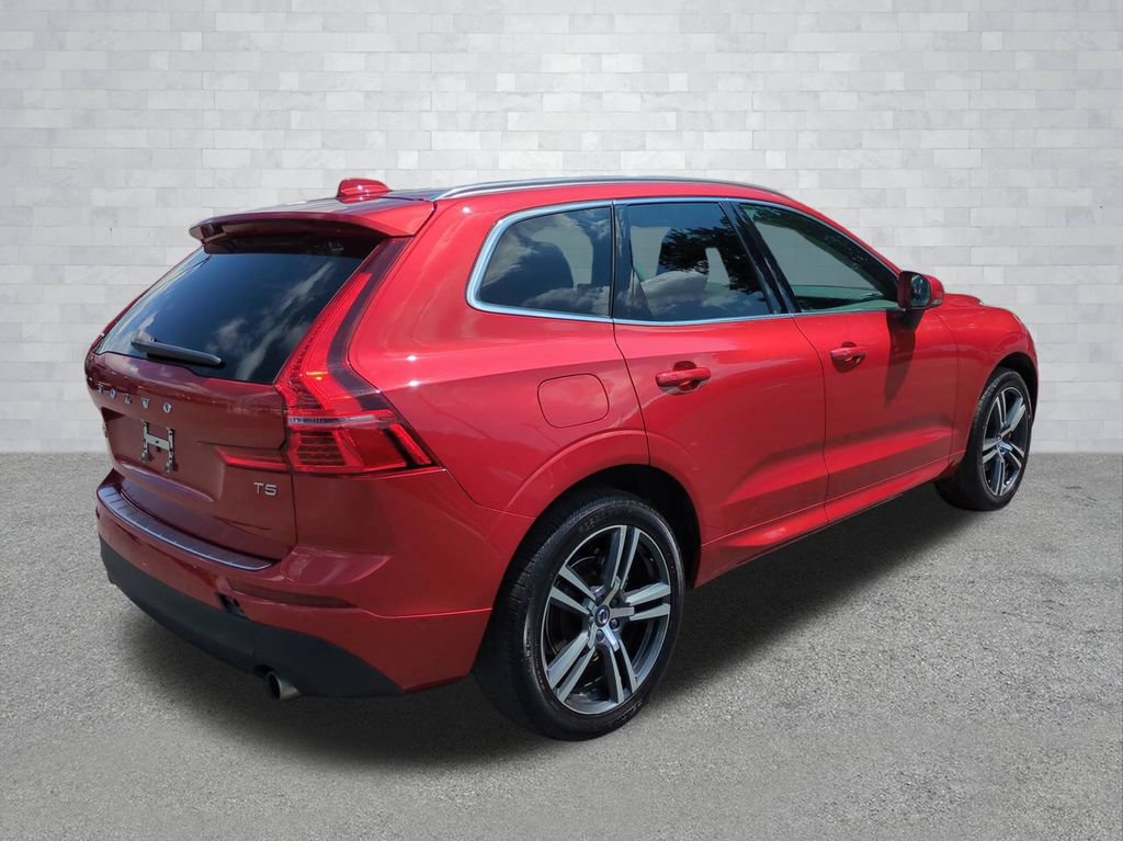 Used 2019 Volvo XC60 T5 Momentum w/ Multimedia Package AWD/4WD image 5