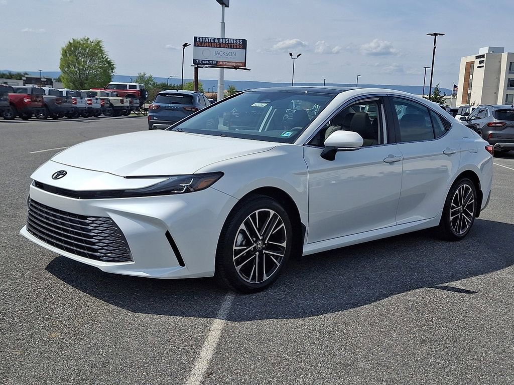 Used 2026 Toyota Camry XLE AWD/4WD image 3