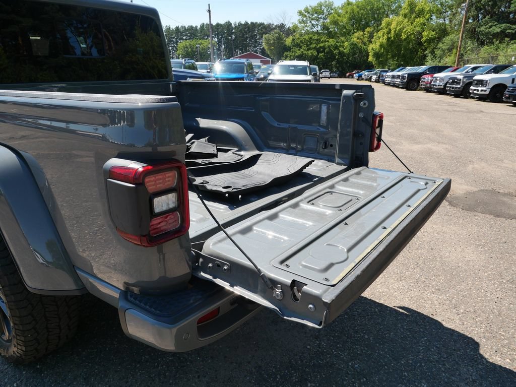 Used 2022 Jeep Gladiator Overland AWD/4WD image 9