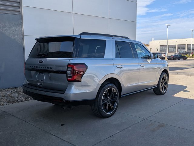 Certified 2024 Ford Expedition Limited image 5