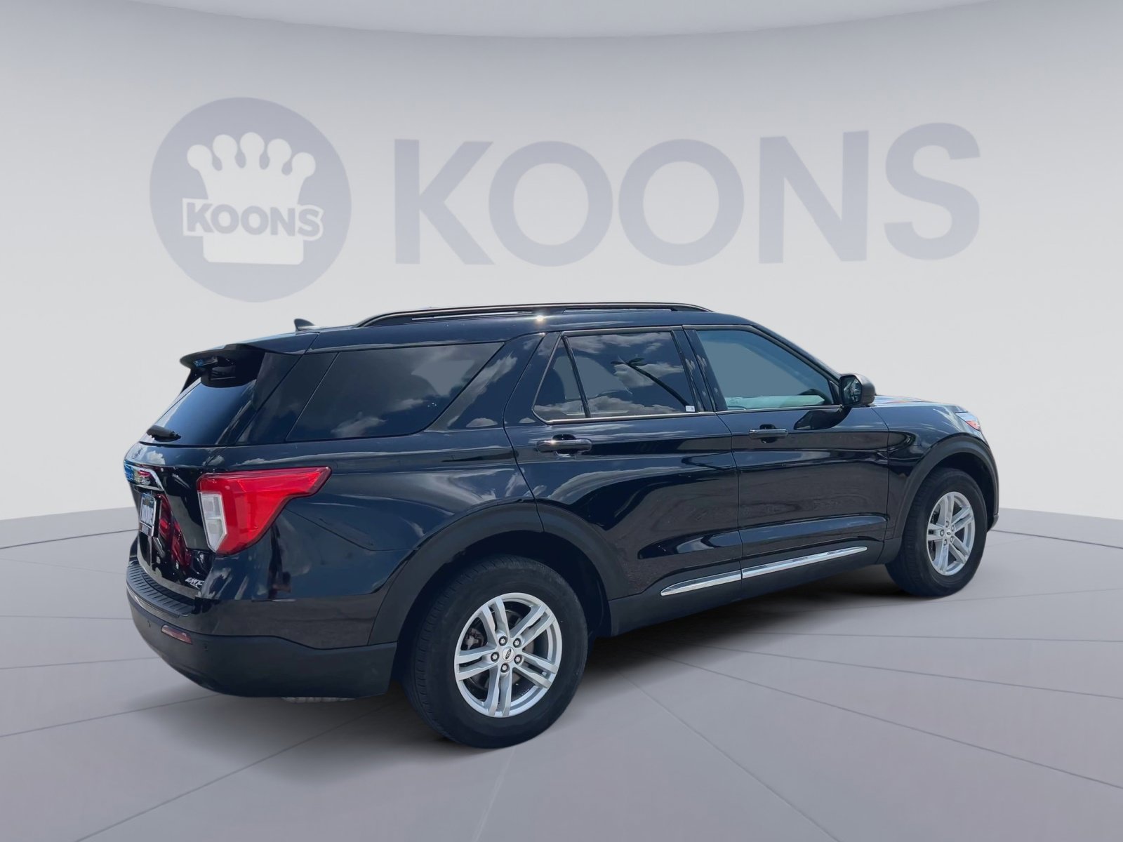 Certified 2023 Ford Explorer XLT AWD/4WD image 11