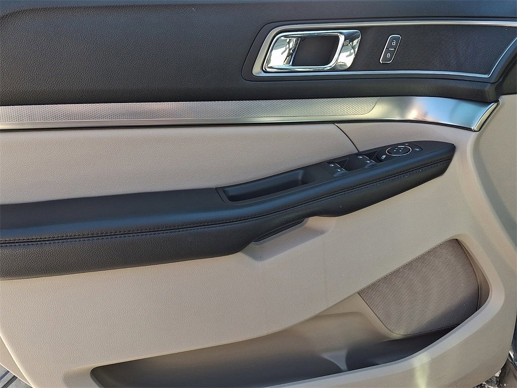 Certified 2019 Ford Explorer XLT w/ Equipment Group 202A image 14