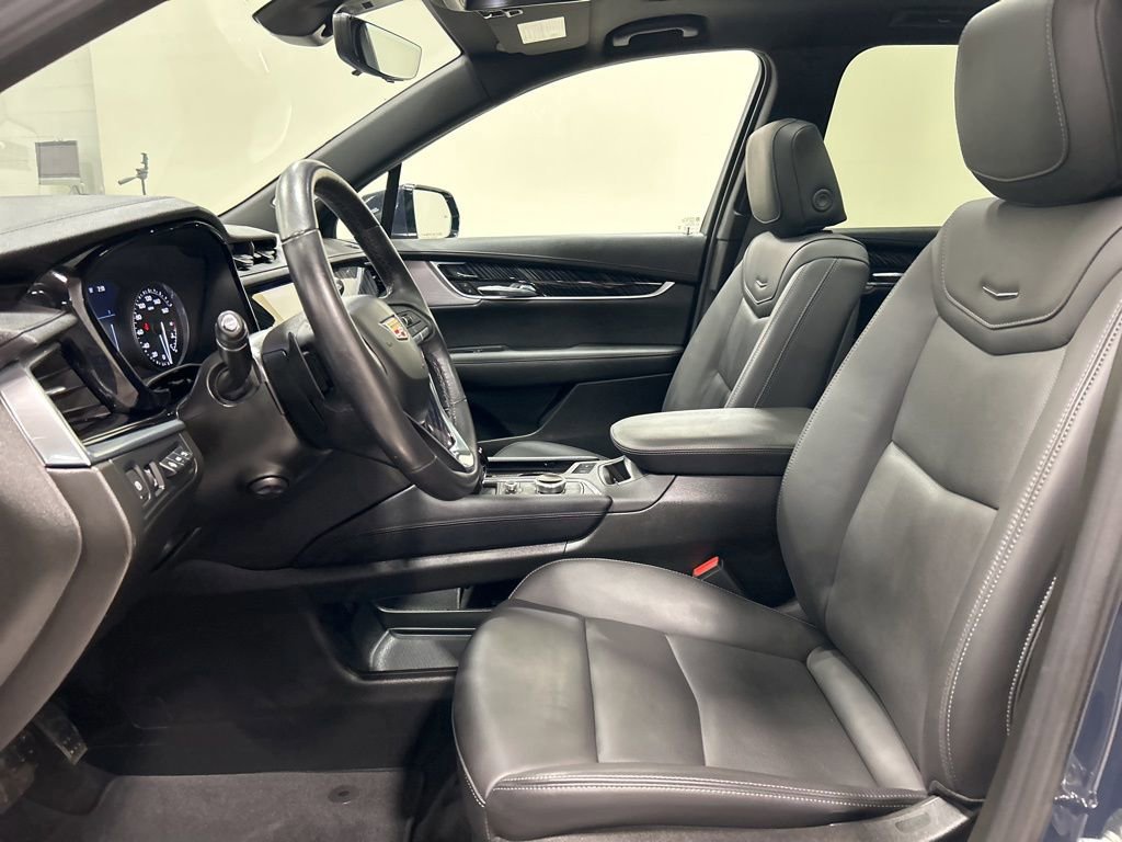 Used 2024 Cadillac XT6 Premium Luxury w/ Technology Package image 11