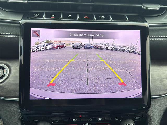 Used 2023 Jeep Grand Cherokee Overland w/ Luxury Tech Group IV AWD/4WD image 33