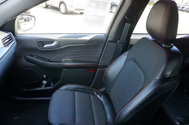 Certified 2023 Ford Escape ST-Line w/ Tech Pack #1 image 33