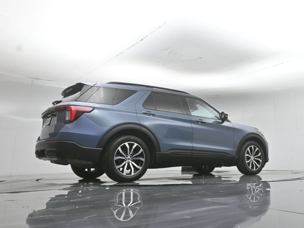 Certified 2025 Ford Explorer ST-Line w/ Premium Package RWD image 52