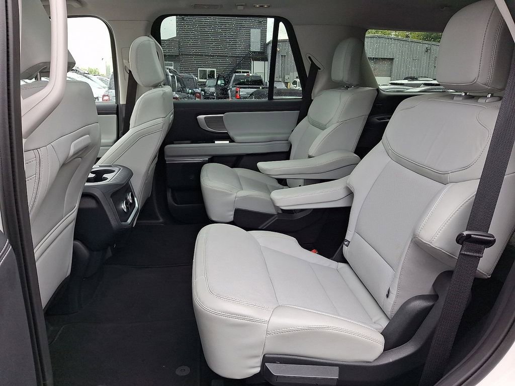 Certified 2025 Ford Expedition Platinum AWD/4WD image 10
