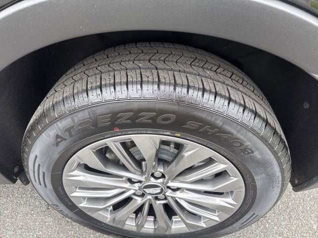 Used 2024 Cadillac XT4 Premium Luxury AWD/4WD image 11