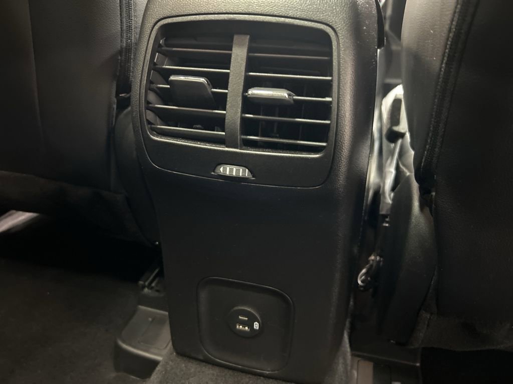 Certified 2022 Ford Escape Titanium image 38