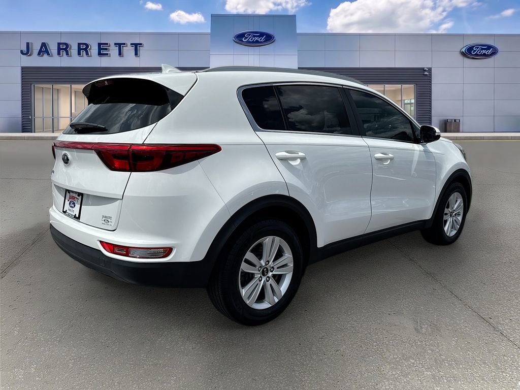 Used 2018 Kia Sportage LX w/ LX Technology Package FWD image 7