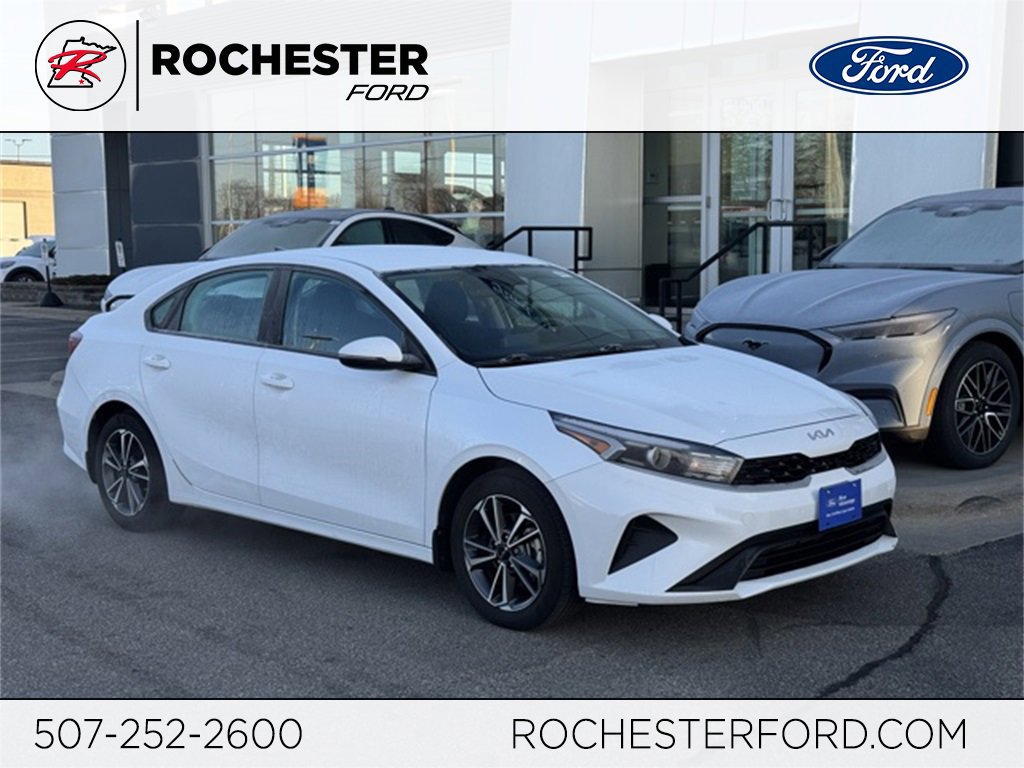 Used 2023 Kia Forte LXS w/ LXS Technology Package image 5