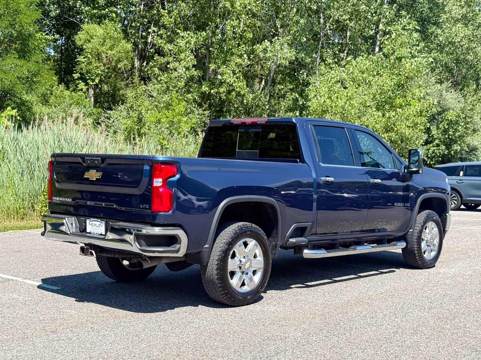 Used 2022 Chevrolet Silverado 2500 LTZ w/ LTZ Premium Package AWD/4WD image 8