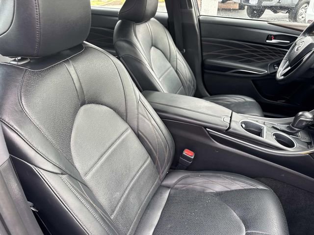 Used 2021 Toyota Avalon Limited image 32