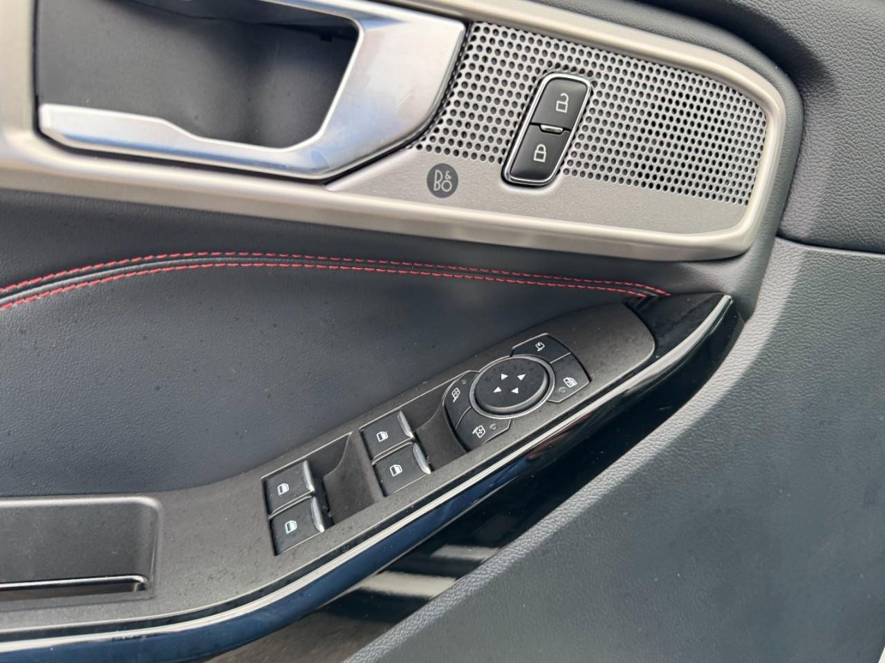 Certified 2024 Ford Explorer ST-Line w/ Class IV Trailer Tow Package image 17