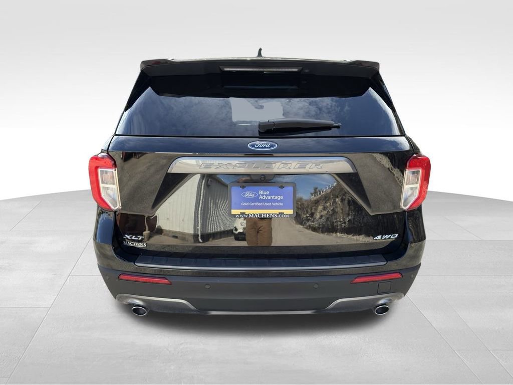 Certified 2023 Ford Explorer XLT w/ Equipment Group 202A image 4