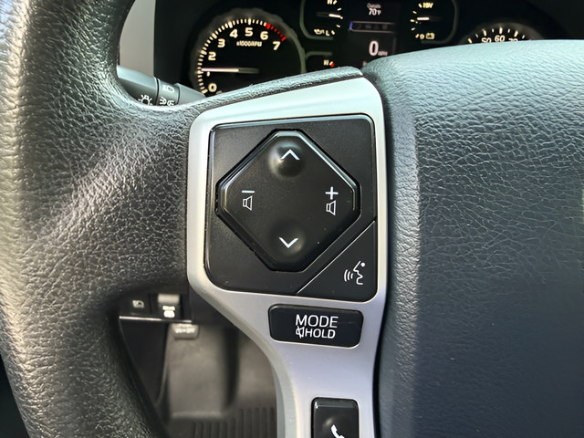 Used 2020 Toyota Tundra SR5 w/ SR5 Convenience Package AWD/4WD image 15