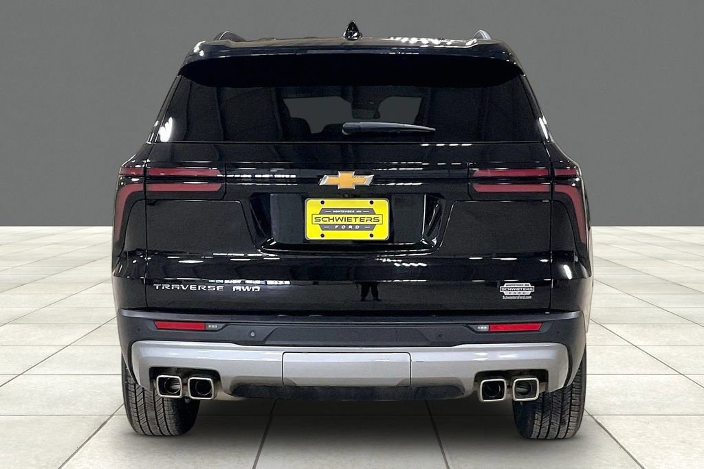 Used 2025 Chevrolet Traverse LT AWD/4WD image 3