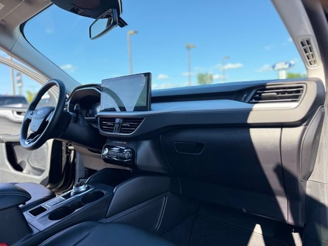 Certified 2025 Ford Escape Platinum AWD/4WD image 14