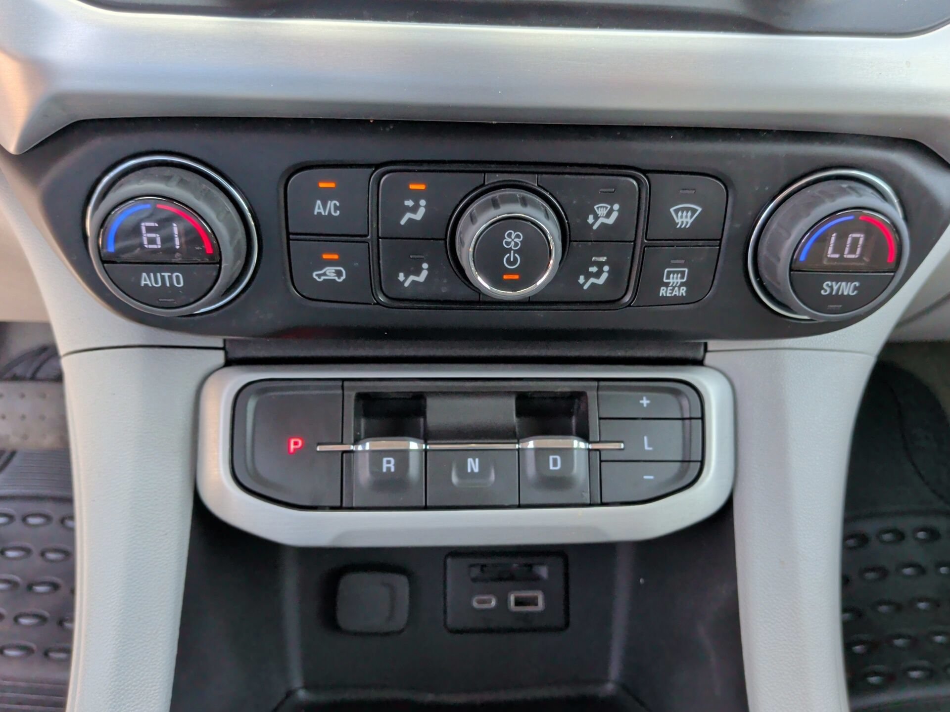 Used 2023 GMC Acadia SLT FWD image 36