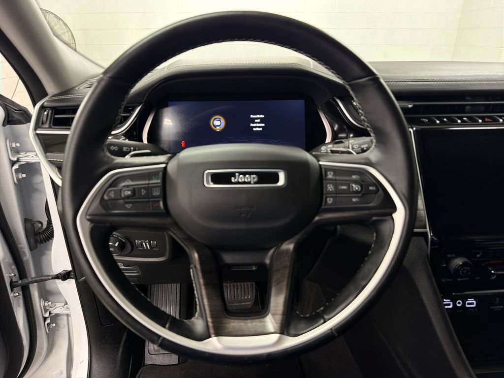 Used 2022 Jeep Grand Cherokee L Limited w/ Black Appearance Package AWD/4WD image 19