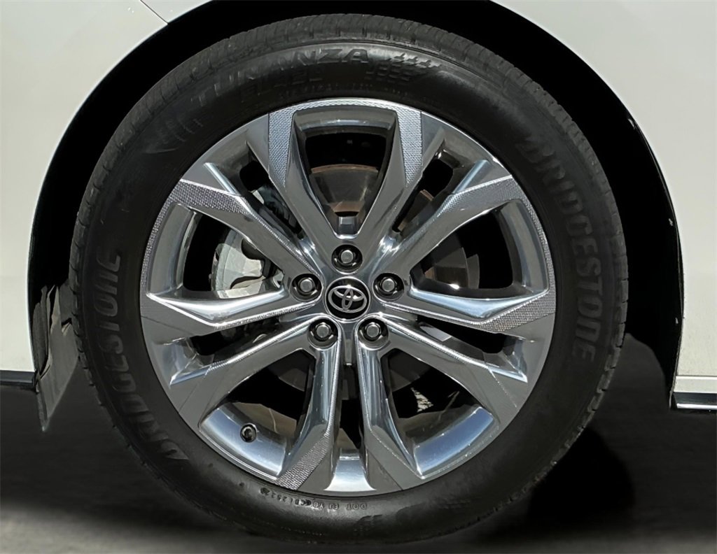 Used 2021 Toyota Sienna Platinum image 24