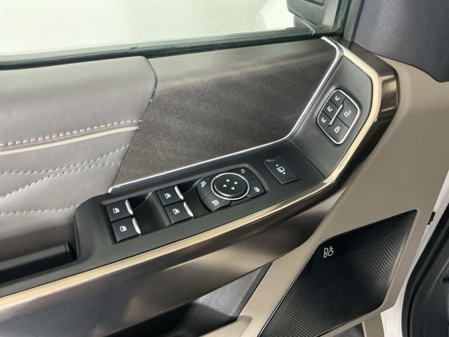 Certified 2025 Ford F450 Platinum w/ Platinum Plus Package AWD/4WD image 17