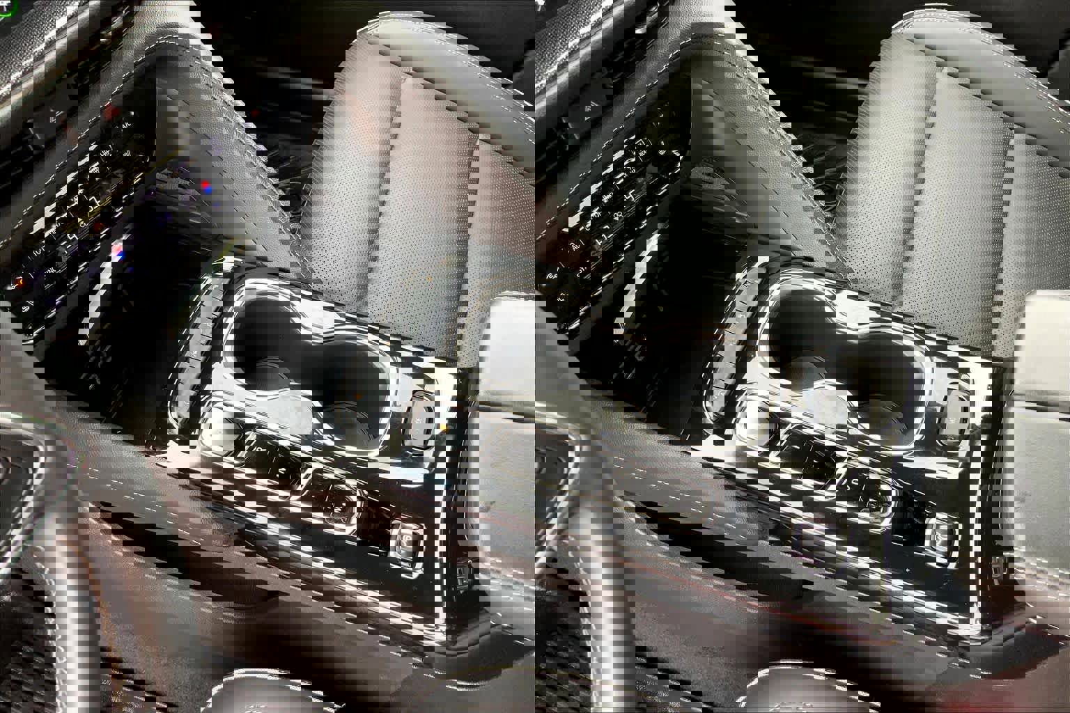 Used 2023 Buick Envision Essence image 16