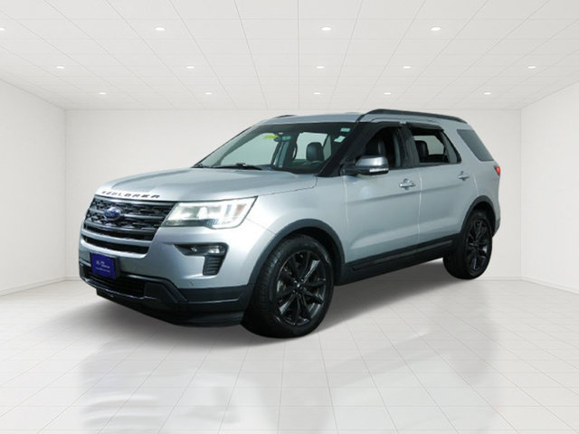Certified 2018 Ford Explorer XLT w/ Equipment Group 202A FWD image 5