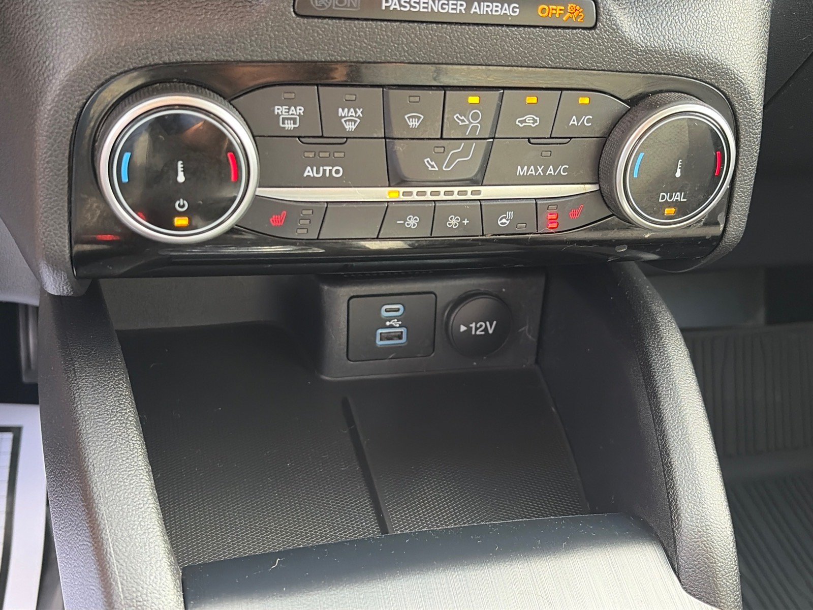 Certified 2022 Ford Escape SE w/ SE Sport Appearance Package AWD/4WD image 13