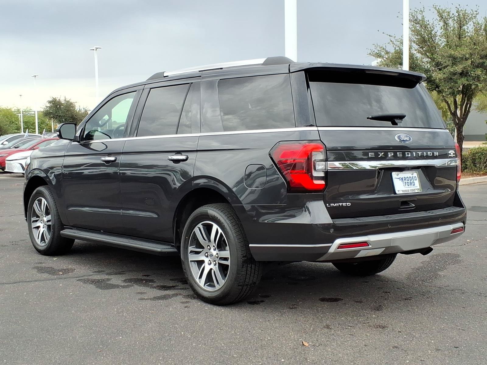 Certified 2024 Ford Expedition Limited RWD image 3