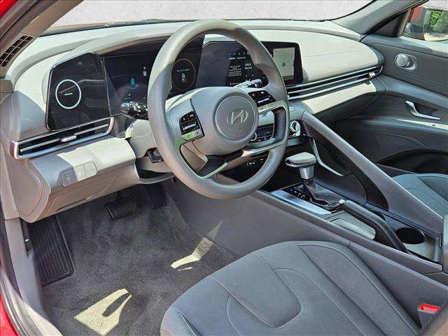 Used 2024 Hyundai Elantra SEL FWD image 10