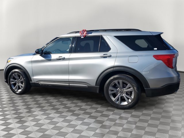 Certified 2022 Ford Explorer XLT w/ Equipment Group 202A image 2