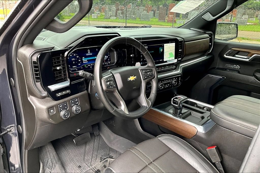Used 2024 Chevrolet Silverado 1500 High Country w/ High Country Premium Package AWD/4WD image 13