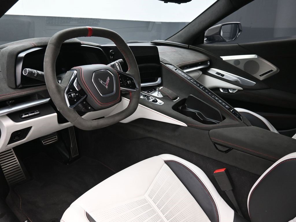 Used 2023 Chevrolet Corvette Stingray Premium Conv w/ Z51 Performance Package image 18