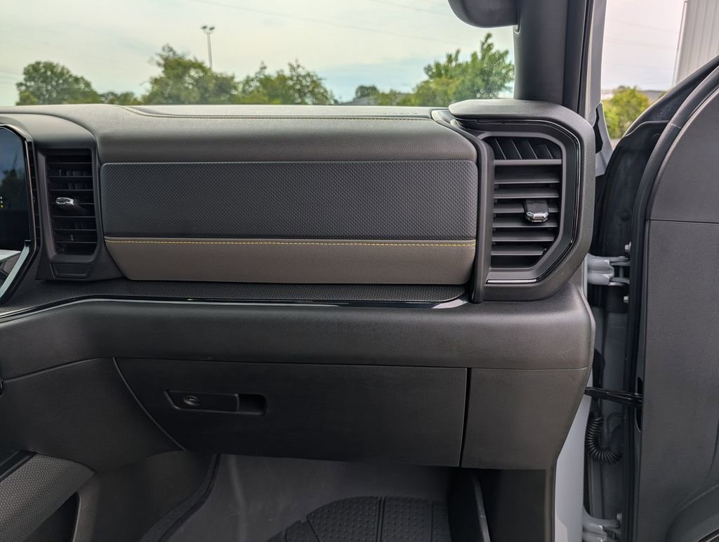 Used 2025 Chevrolet Silverado 2500 ZR2 w/ Technology Package AWD/4WD image 27
