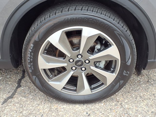 Certified 2024 Ford Escape Platinum AWD/4WD image 27