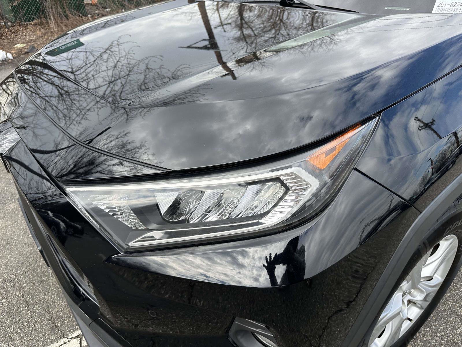 Used 2019 Toyota RAV4 XLE image 9