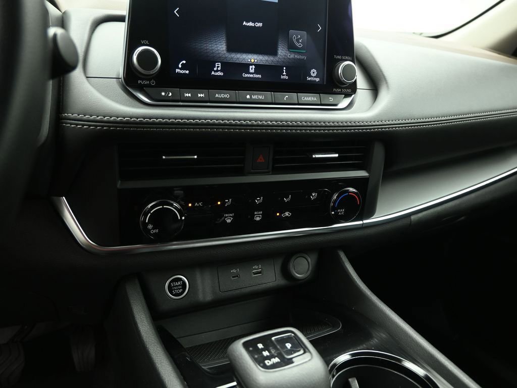 Used 2023 Nissan Rogue S image 42