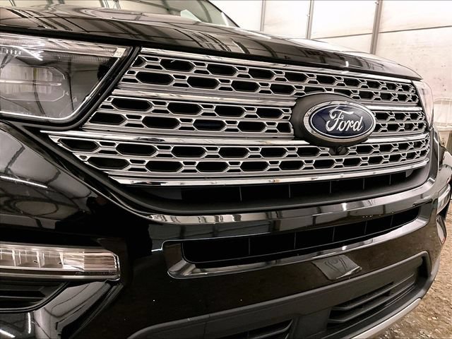 Certified 2024 Ford Explorer Limited w/ Equipment Group 301A AWD/4WD image 30