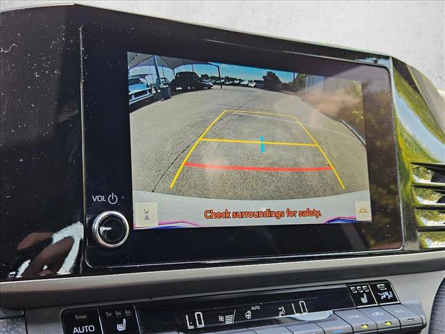 Used 2025 Toyota Camry SE w/ Convenience Package FWD image 13