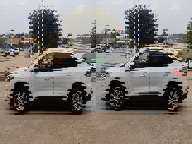 Certified 2020 Ford Escape SE image 2
