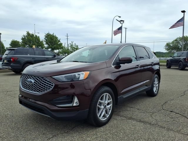 Certified 2023 Ford Edge SEL w/ Convenience Package AWD/4WD image 3
