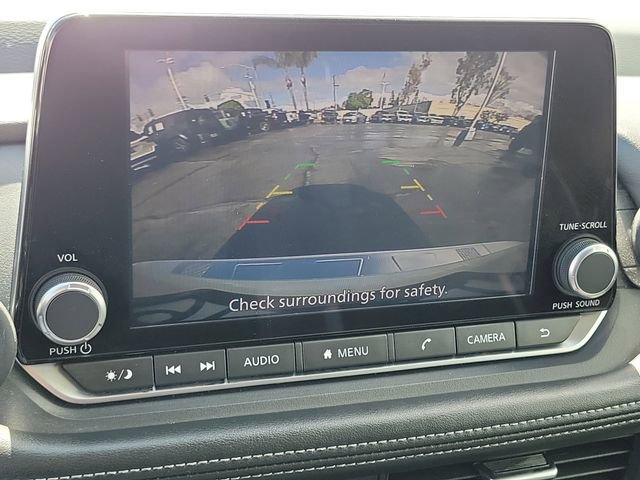 Used 2024 Nissan Rogue SV image 9