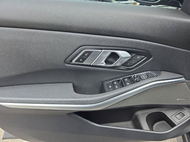 Used 2019 BMW 330i xDrive Sedan w/ Premium Package AWD/4WD image 17