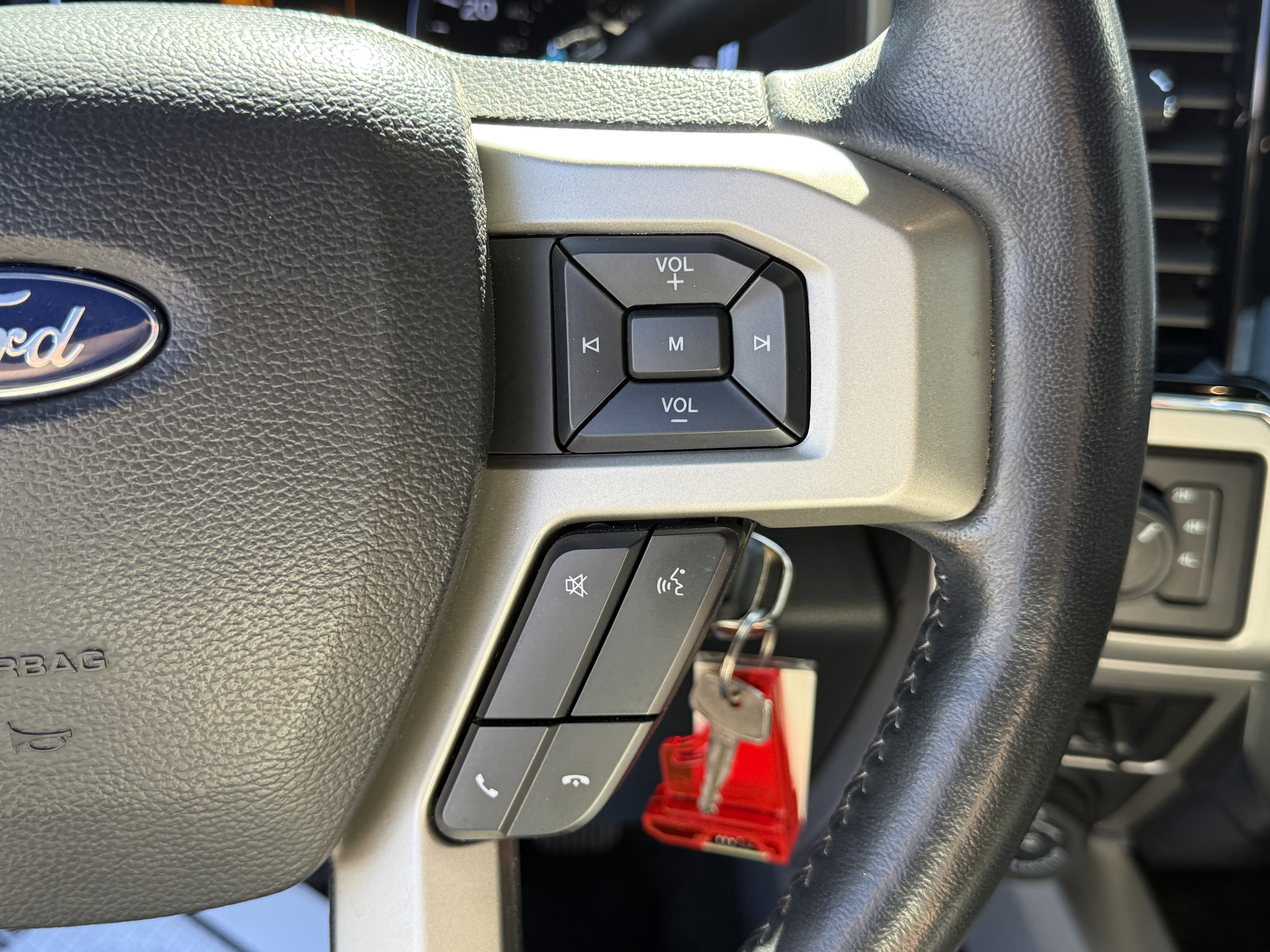 Certified 2022 Ford F250 Lariat w/ Tremor Off-Road Package image 28