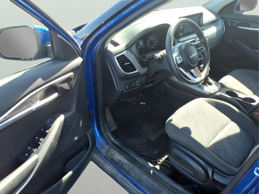 Used 2022 Kia Seltos LX AWD/4WD image 11