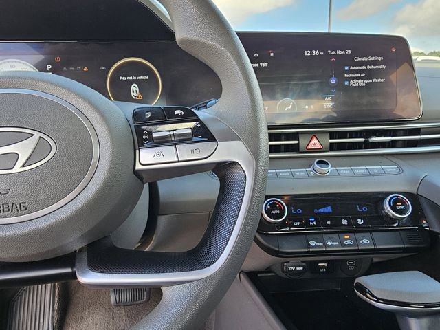 Used 2024 Hyundai Elantra SEL image 25