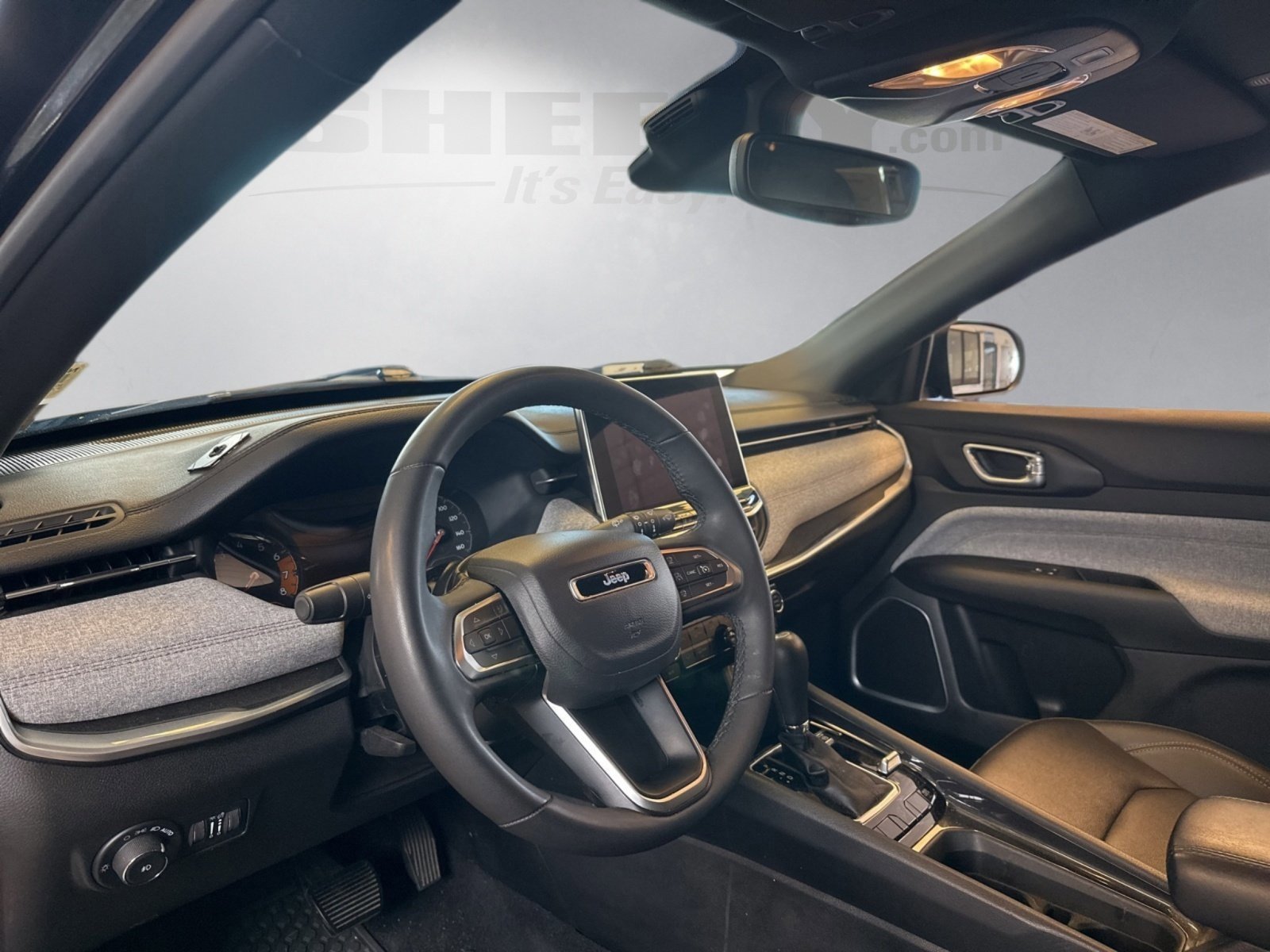 Used 2024 Jeep Compass Latitude image 9