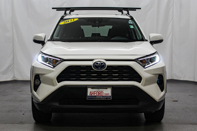 Used 2021 Toyota RAV4 XLE w/ Convenience Package AWD/4WD image 3