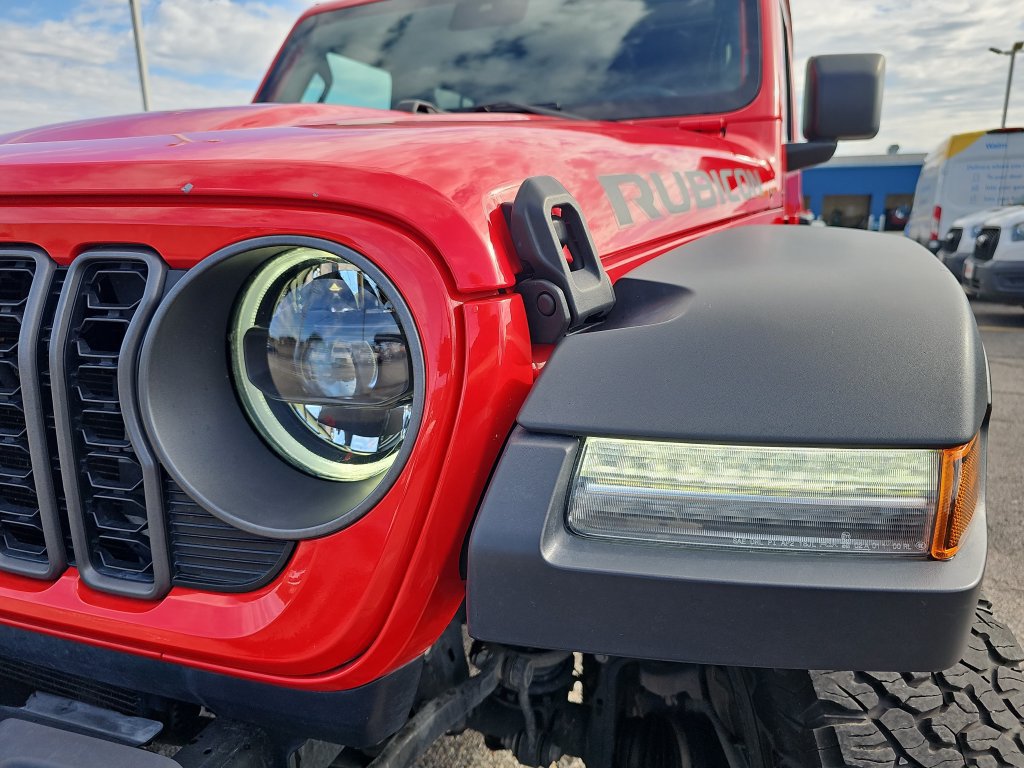 Used 2025 Jeep Wrangler Unlimited Rubicon AWD/4WD image 31